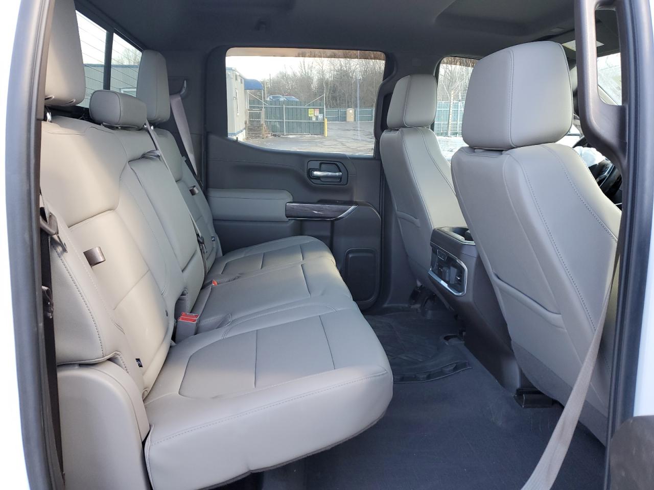 2019 Chevrolet Silverado - Image 11