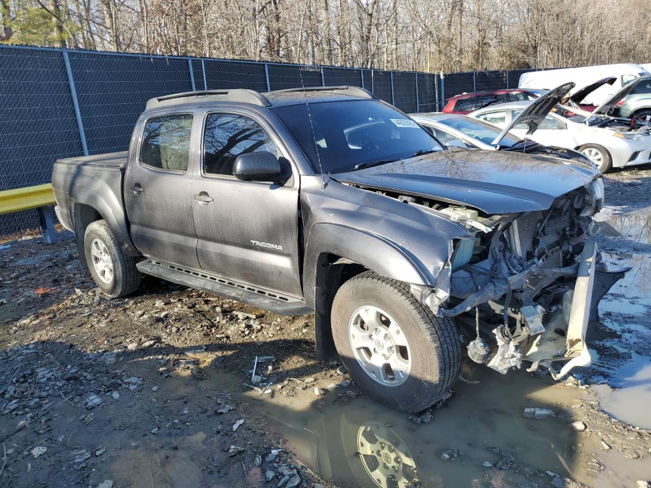 2015 Toyota Tacoma - Image 4