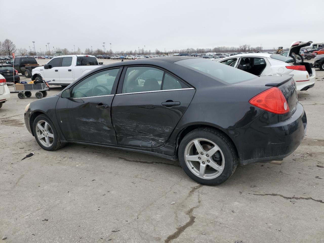 2009 Pontiac G6 - Image 2