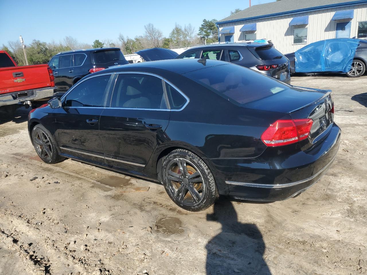 2014 Volkswagen Passat - Image 2