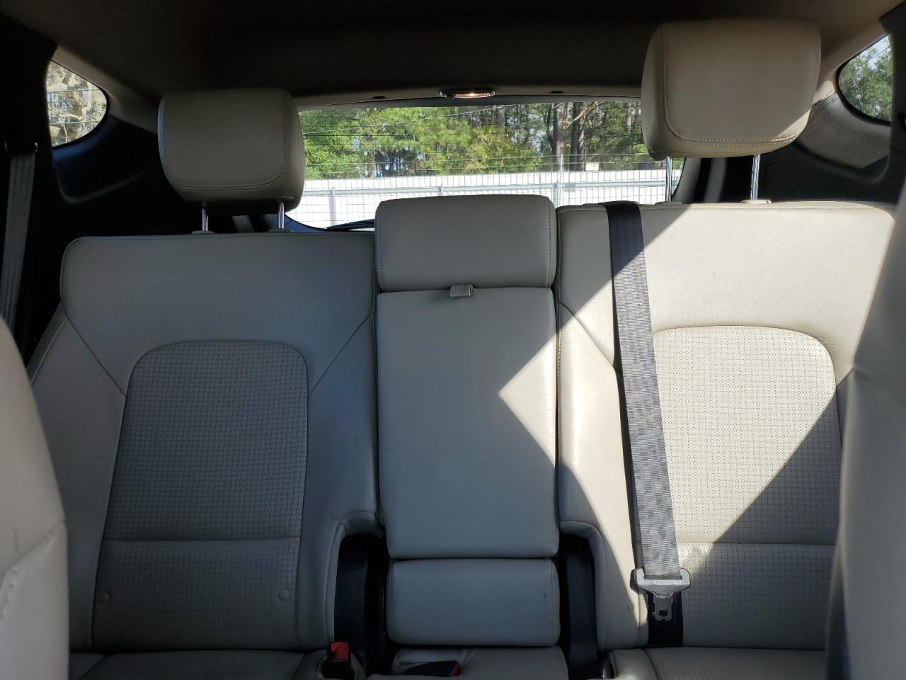 2013 Hyundai Santa Fe - Image 10