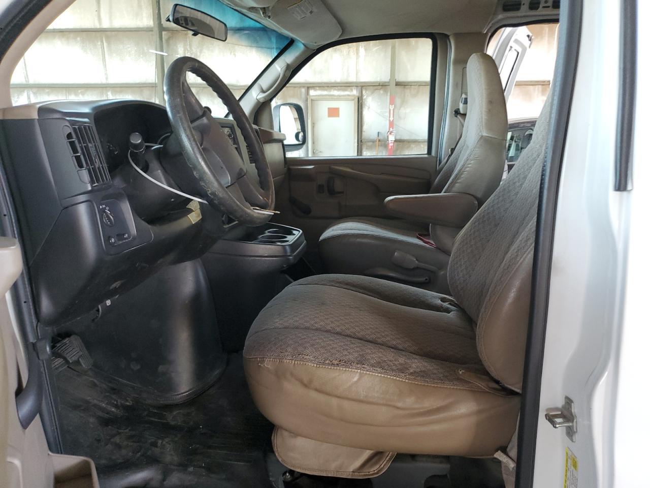 2006 Chevrolet Express - Image 7
