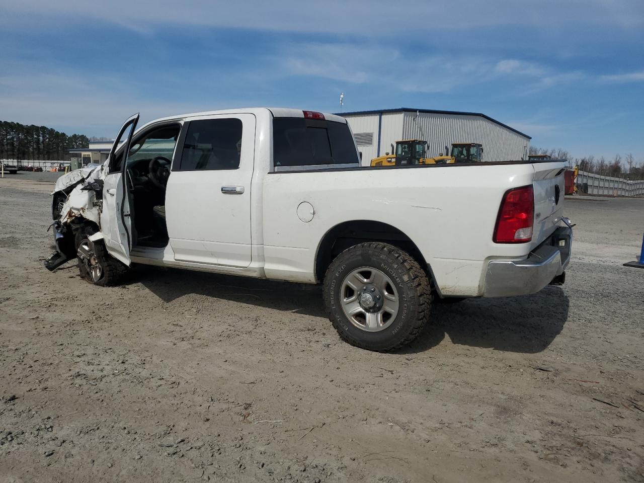 2014 RAM 2500 - Image 2