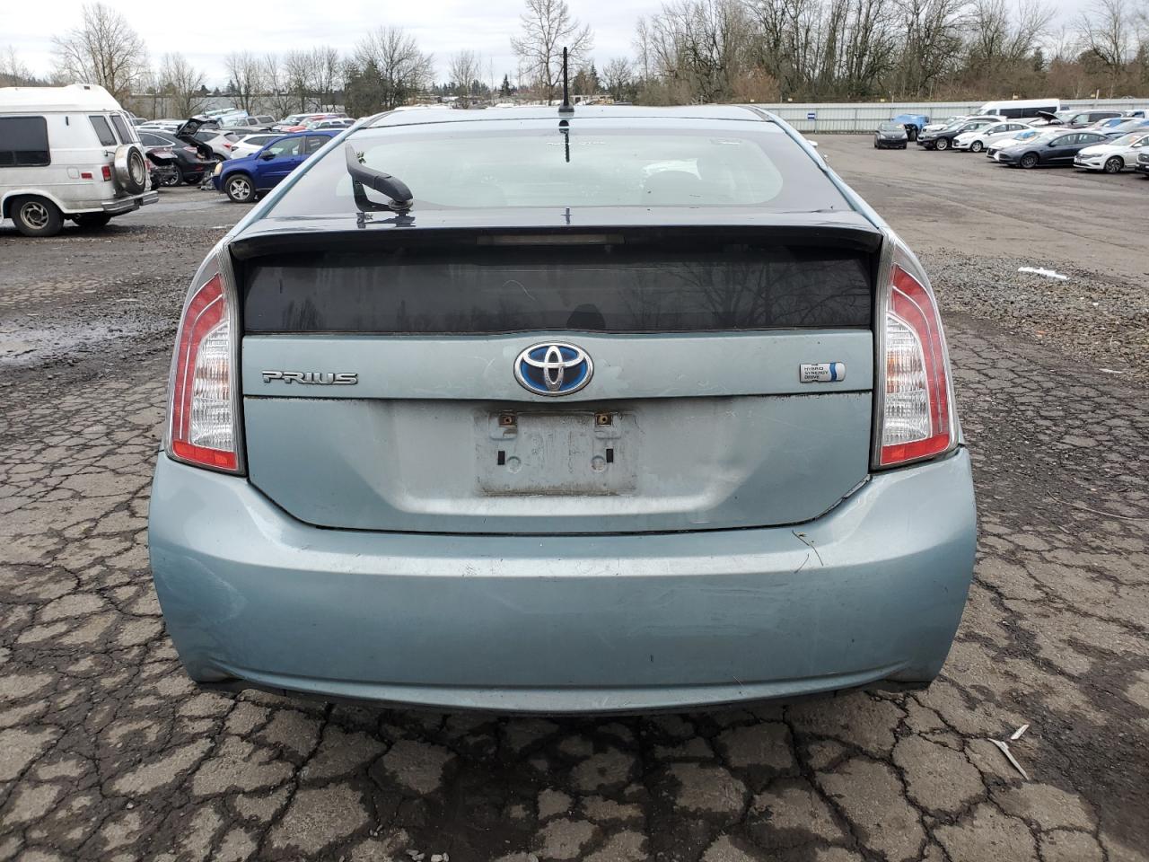 2013 Toyota Prius - Image 6