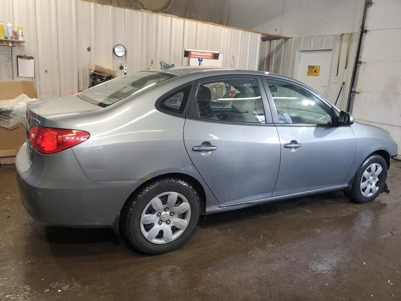 2010 Hyundai Elantra - Image 3