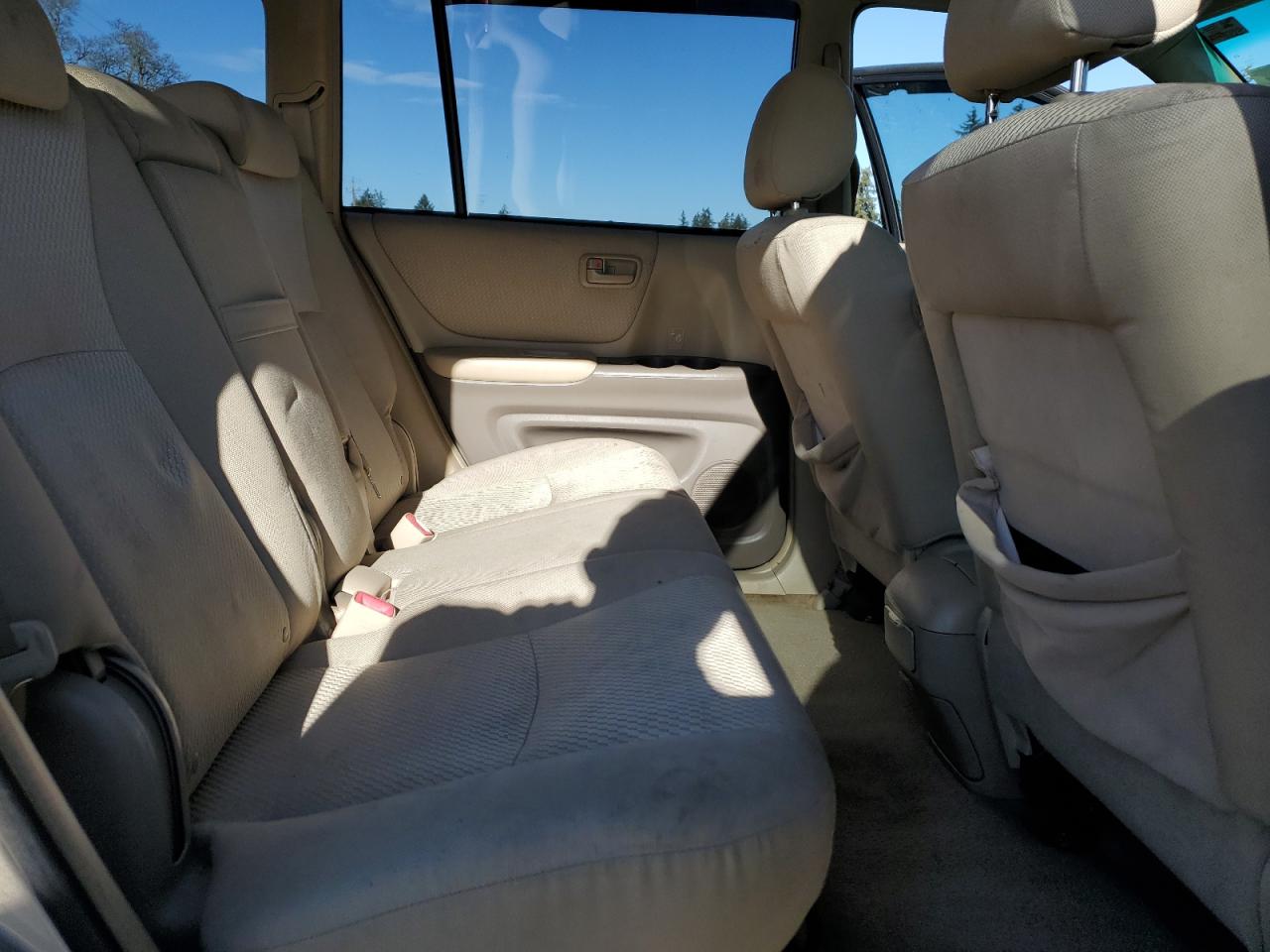 2005 Toyota Highlander - Image 12