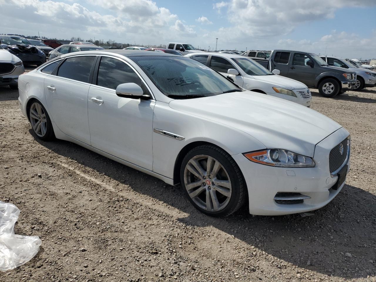 2014 Jaguar XJ - Image 4