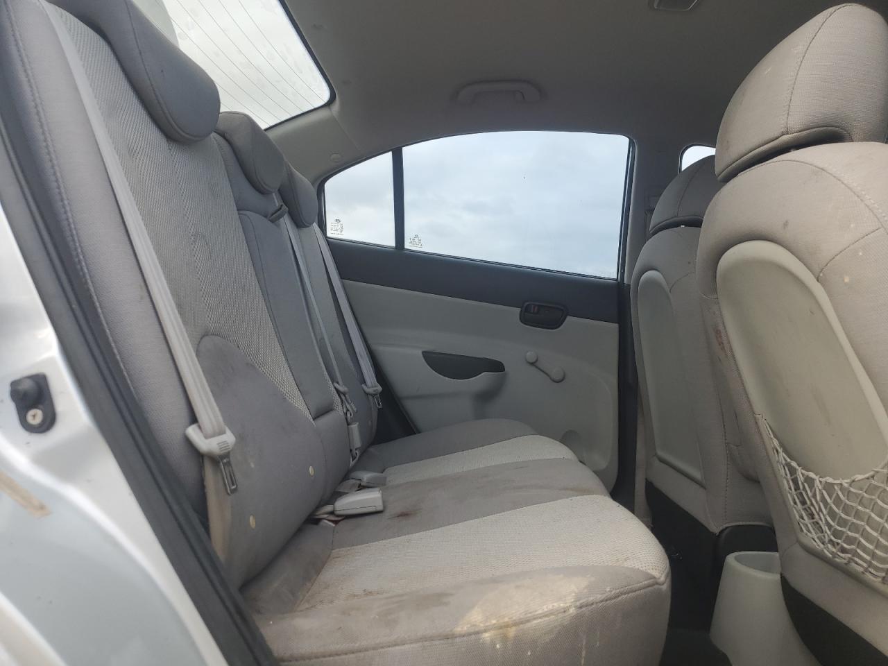 2009 Hyundai Accent - Image 10