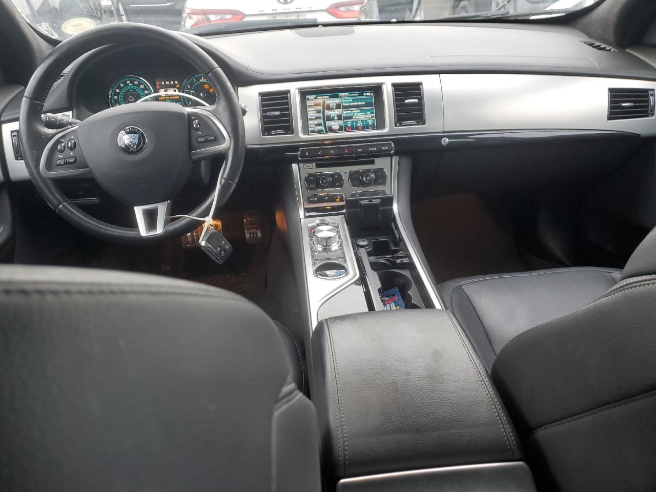 2015 Jaguar XF - Image 8
