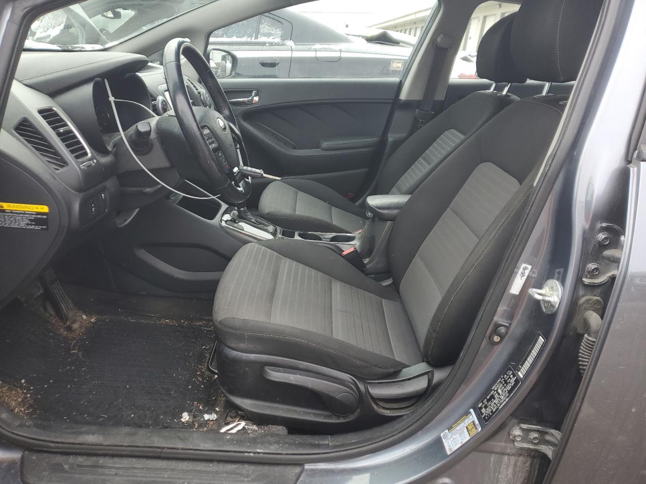 2017 Kia Forte - Image 7