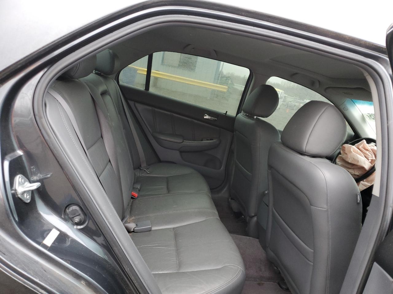 2005 Honda Accord - Image 11