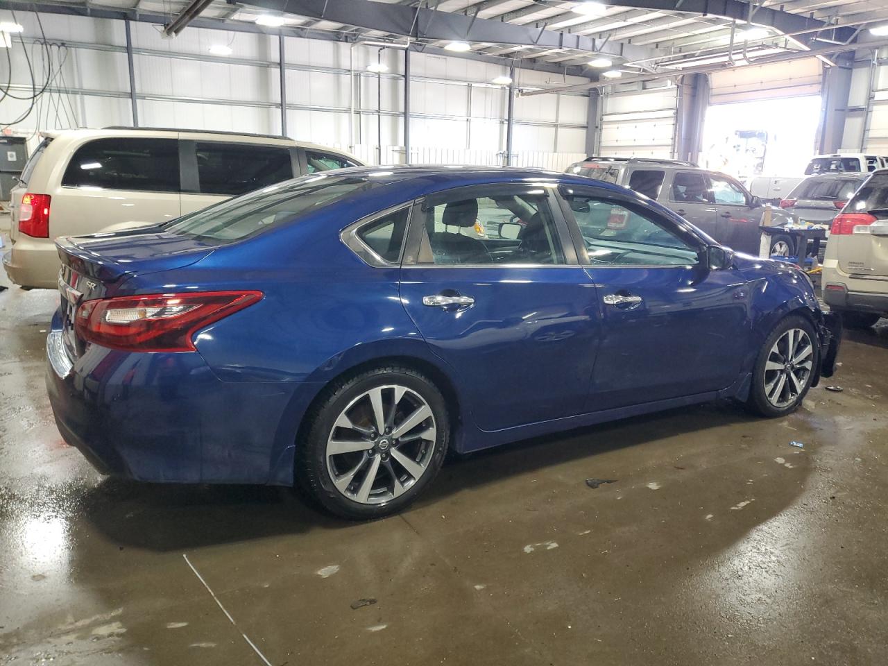 2017 Nissan Altima - Image 3