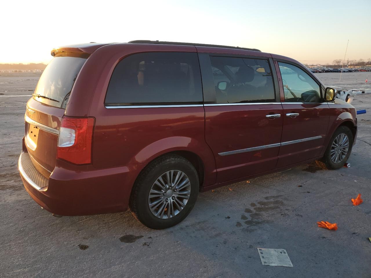 2014 Chrysler Town & Country - Image 3