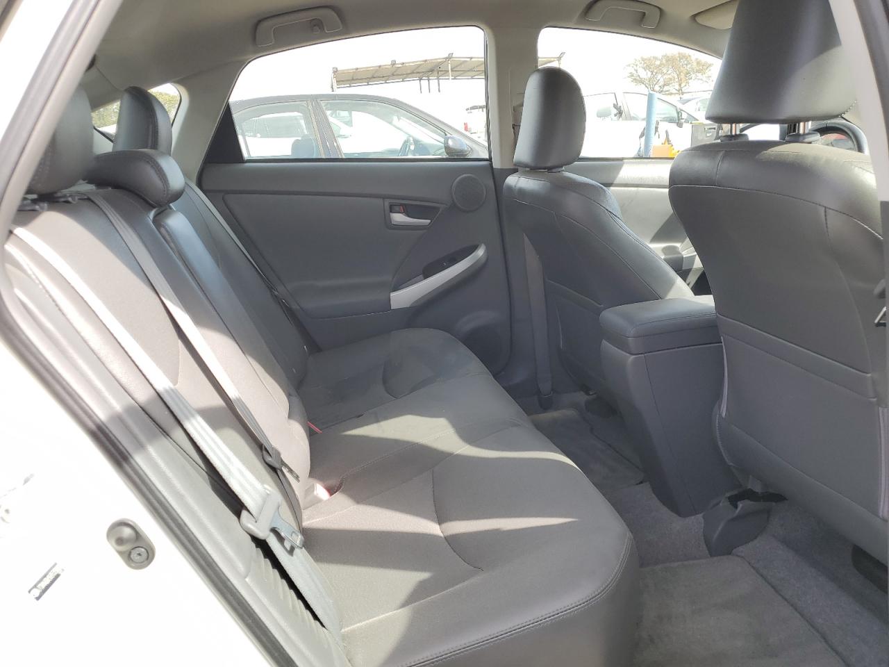2011 Toyota Prius - Image 10