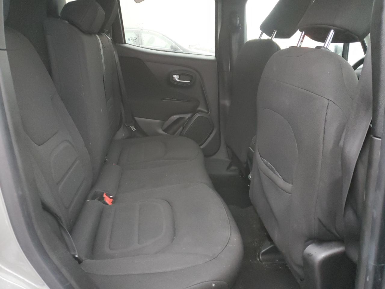 2019 Jeep Renegade - Image 11
