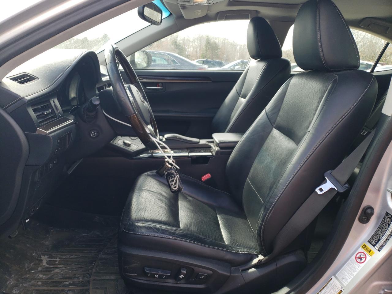 2014 Lexus ES - Image 7
