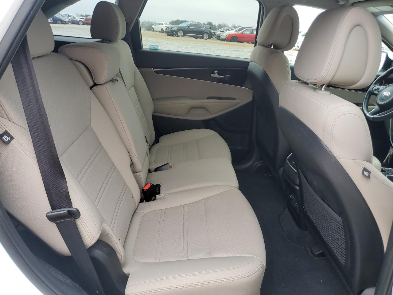 2016 Kia Sorento - Image 11