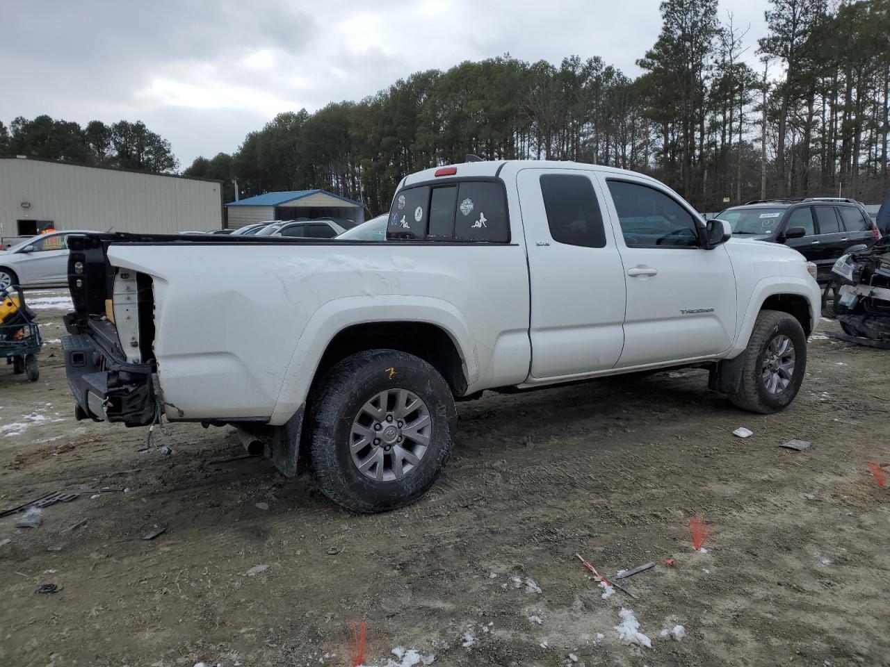 2016 Toyota Tacoma - Image 3