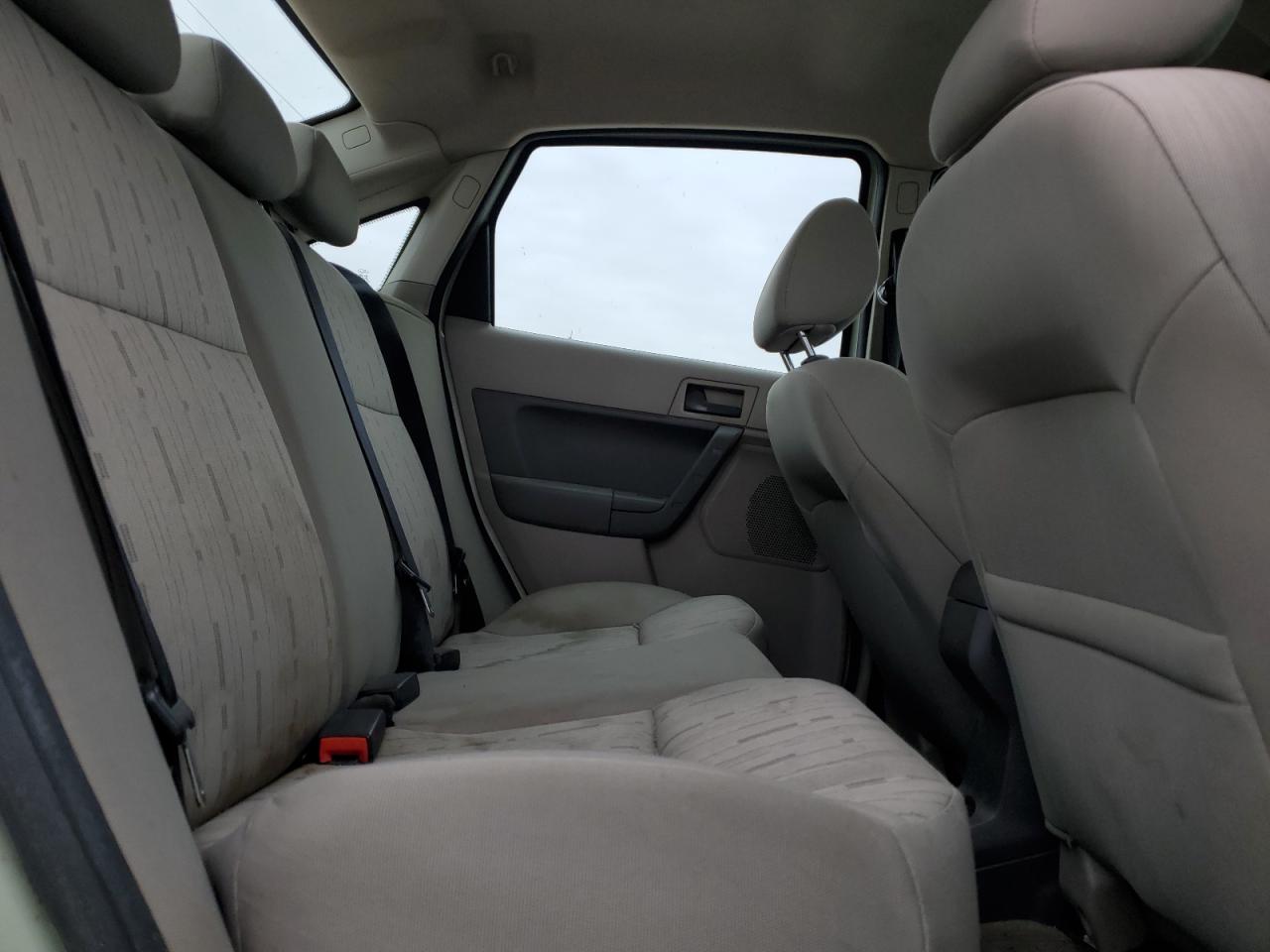 2010 Ford Focus - Image 10