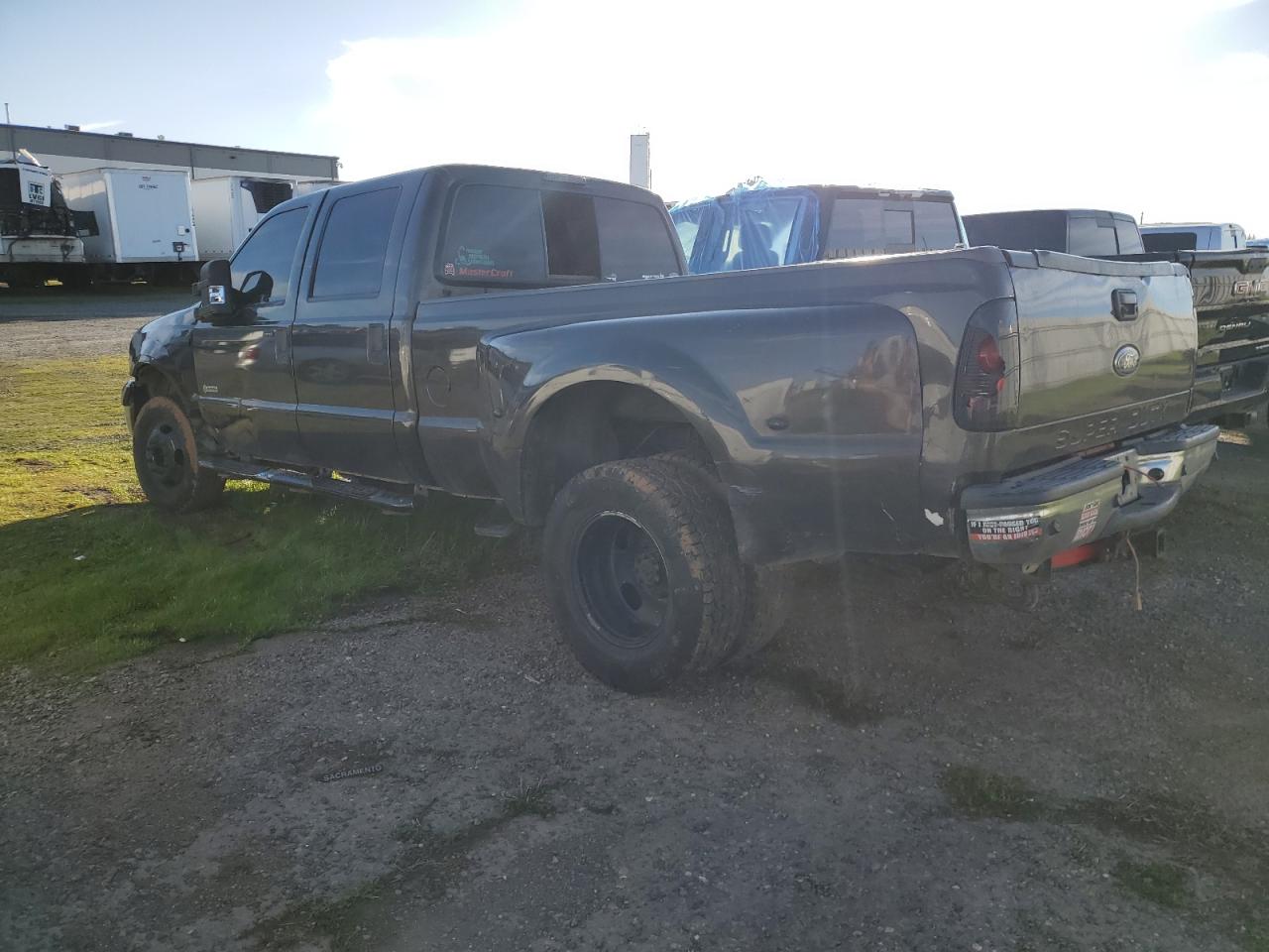 2006 Ford F350 - Image 2