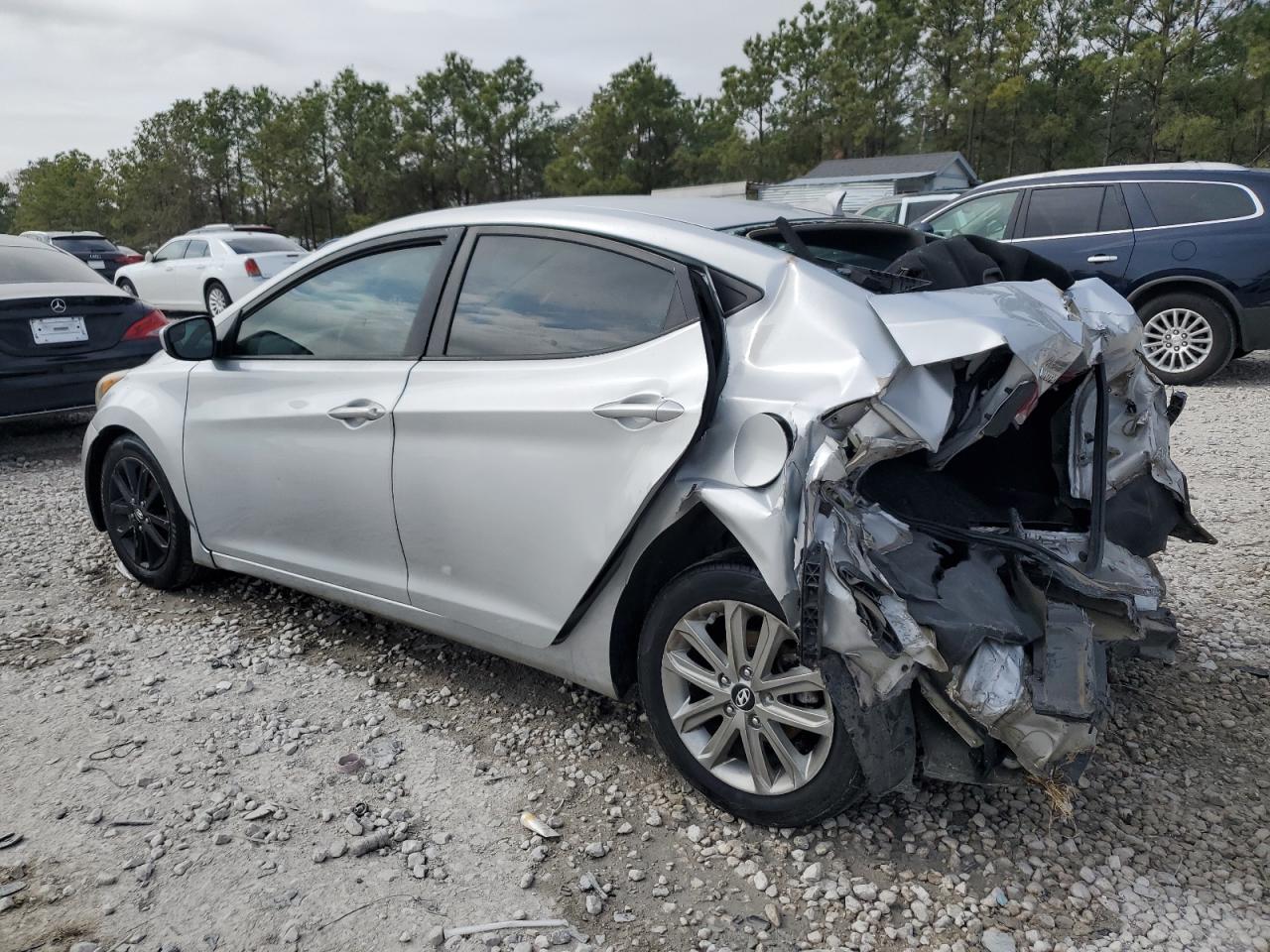 2016 Hyundai Elantra - Image 2