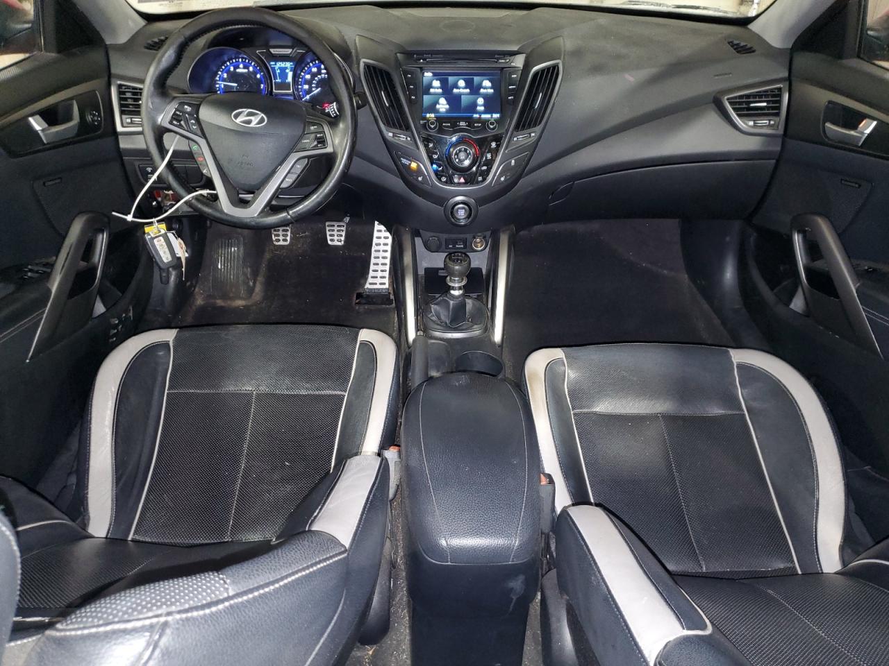 2014 Hyundai Veloster - Image 8