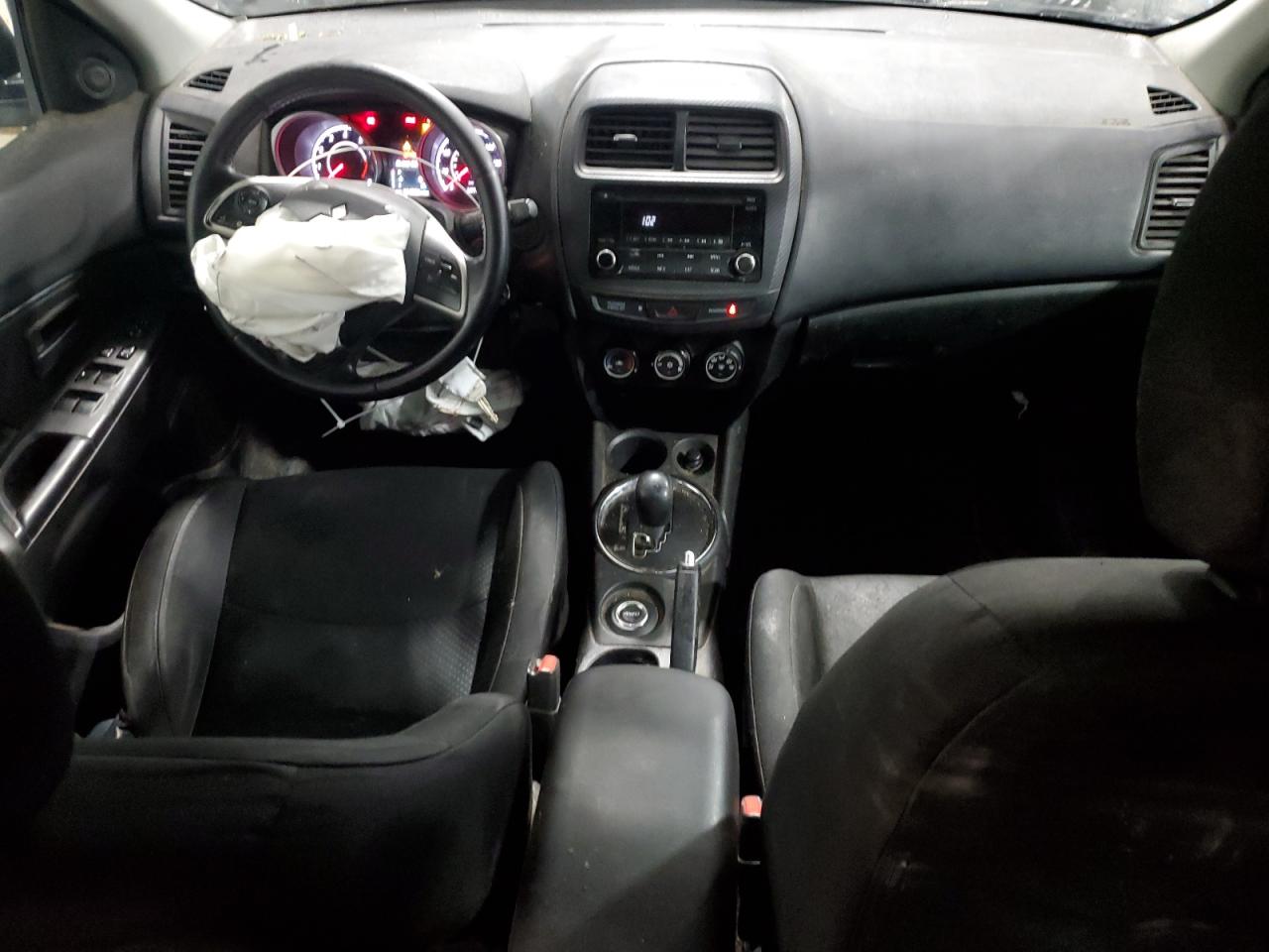 2015 Mitsubishi Outlander - Image 8