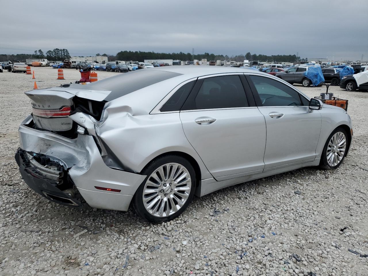 2016 Lincoln MKZ - Image 3