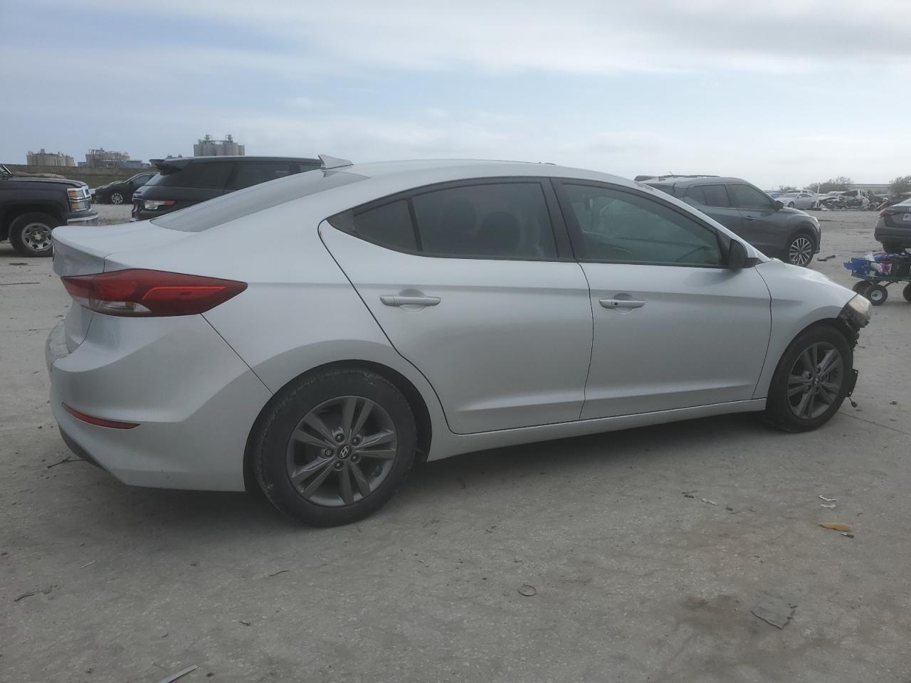 2017 Hyundai Elantra - Image 3
