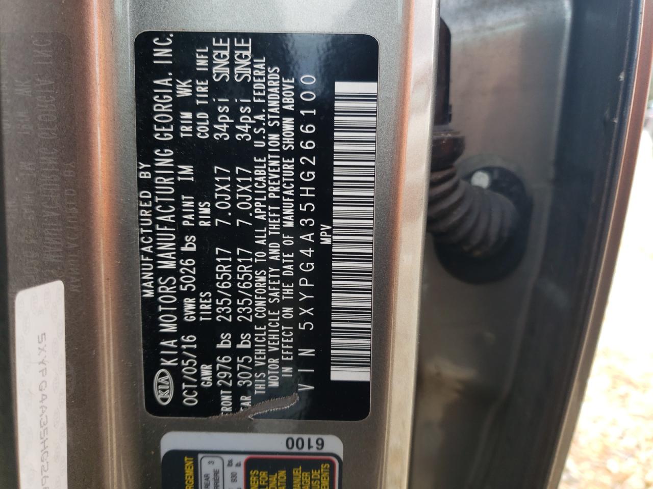 2017 Kia Sorento - Image 16