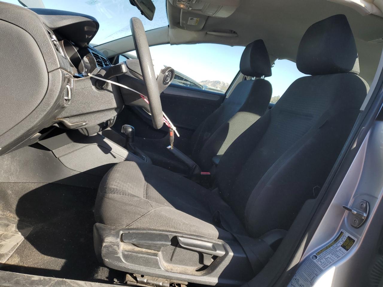 2015 Volkswagen Jetta - Image 7