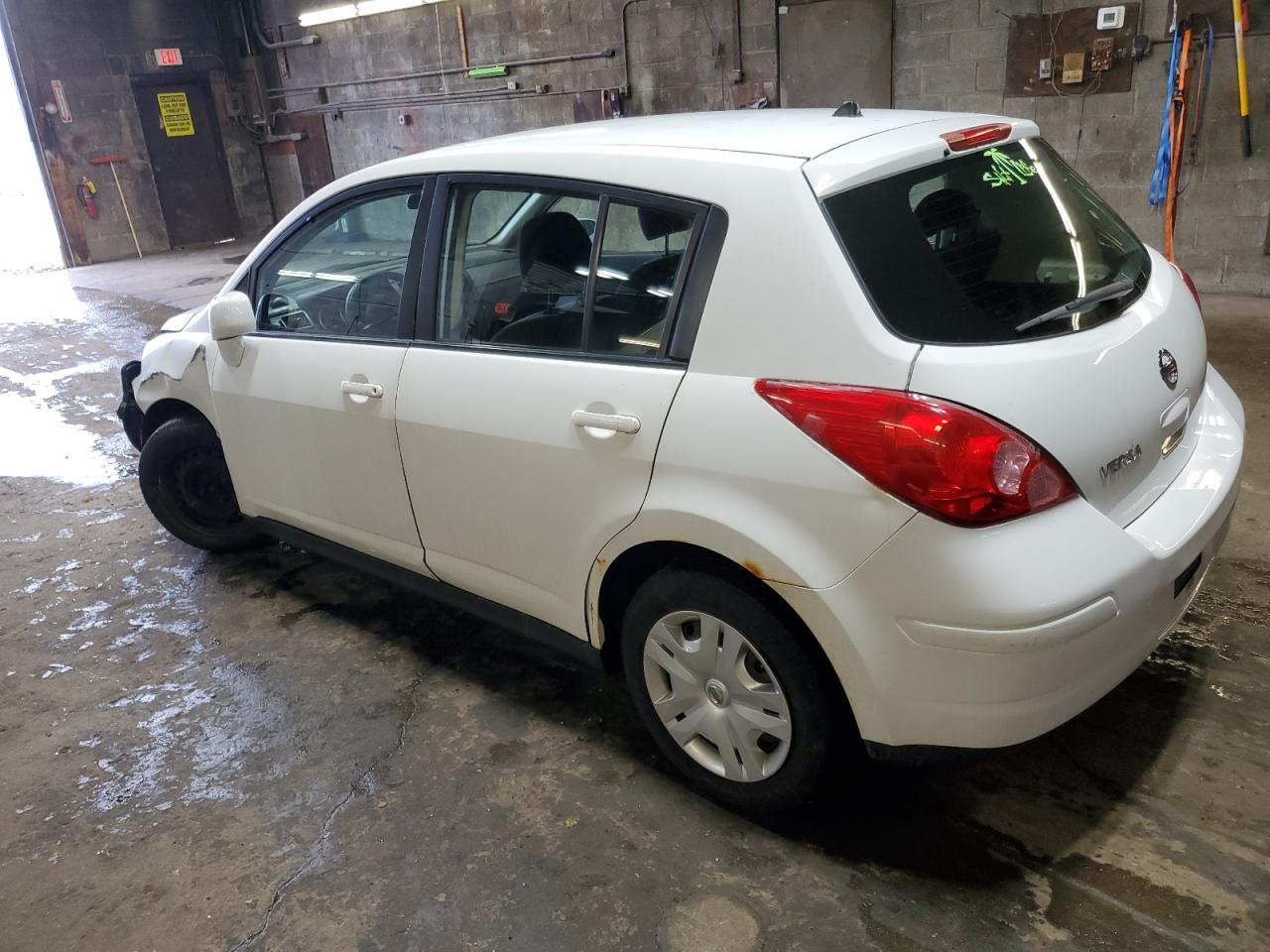 2010 Nissan Versa - Image 2