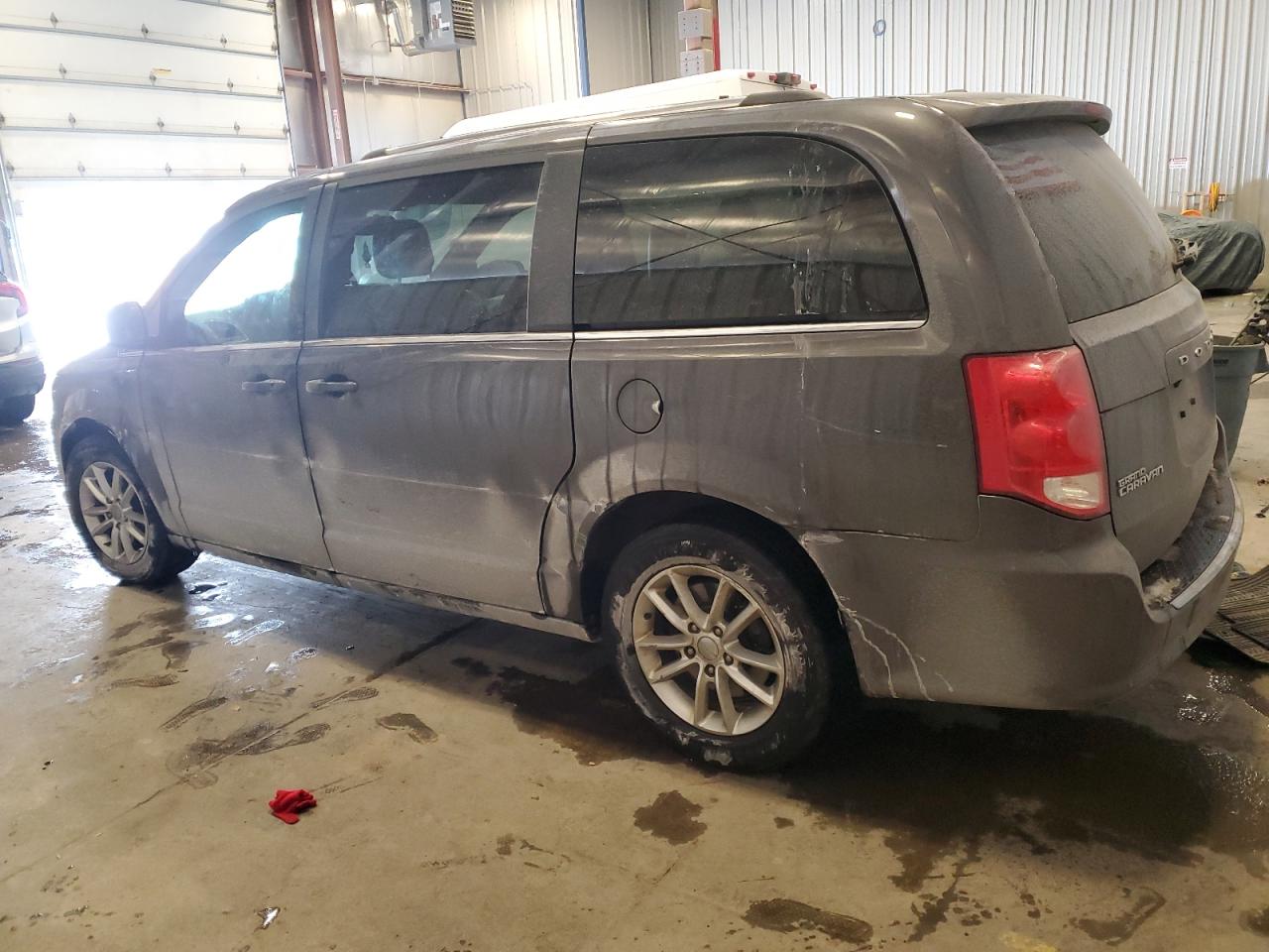 2018 Dodge Caravan - Image 2