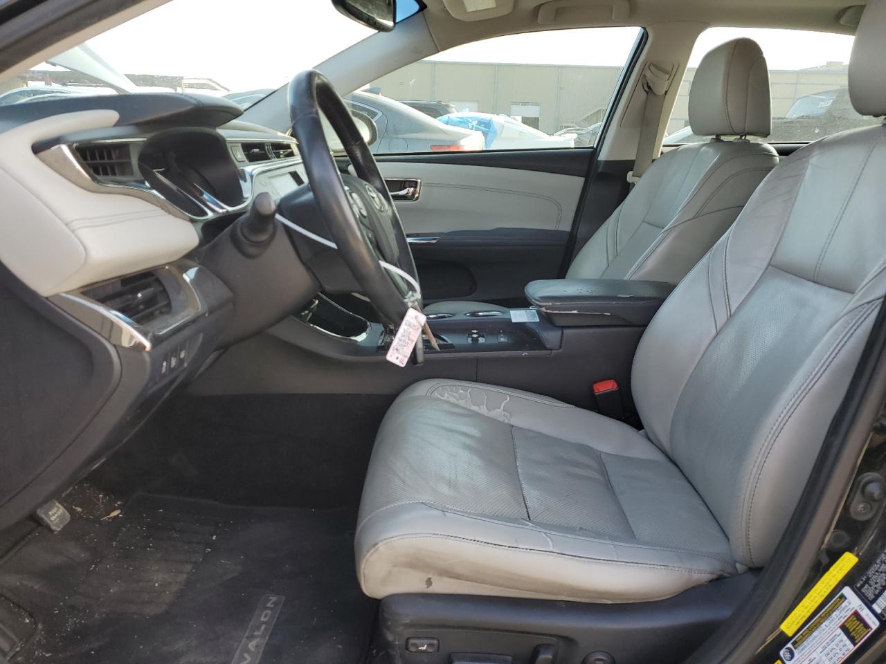 2014 Toyota Avalon - Image 7