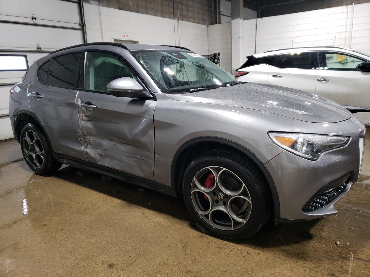 2018 Alfa Romeo Stelvio - Image 4