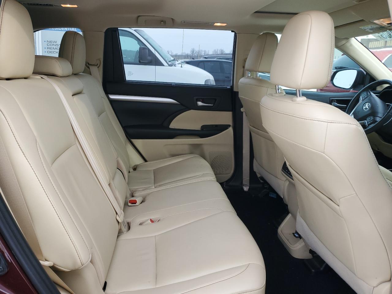 2019 Toyota Highlander - Image 12