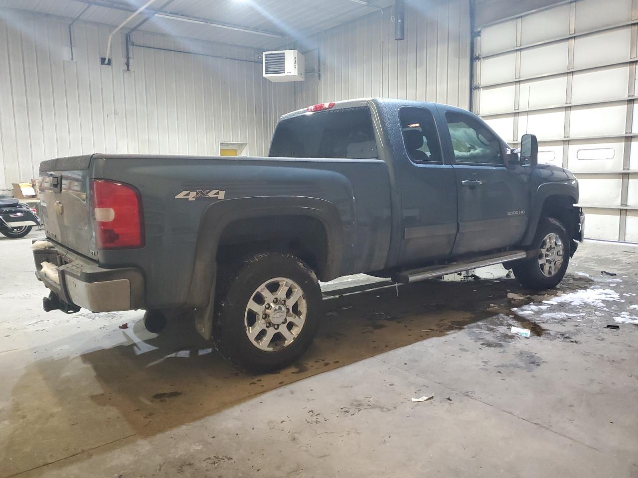 2011 Chevrolet Silverado - Image 3