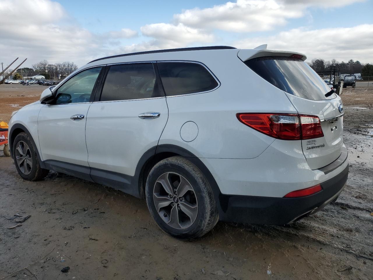 2014 Hyundai Santa Fe - Image 2