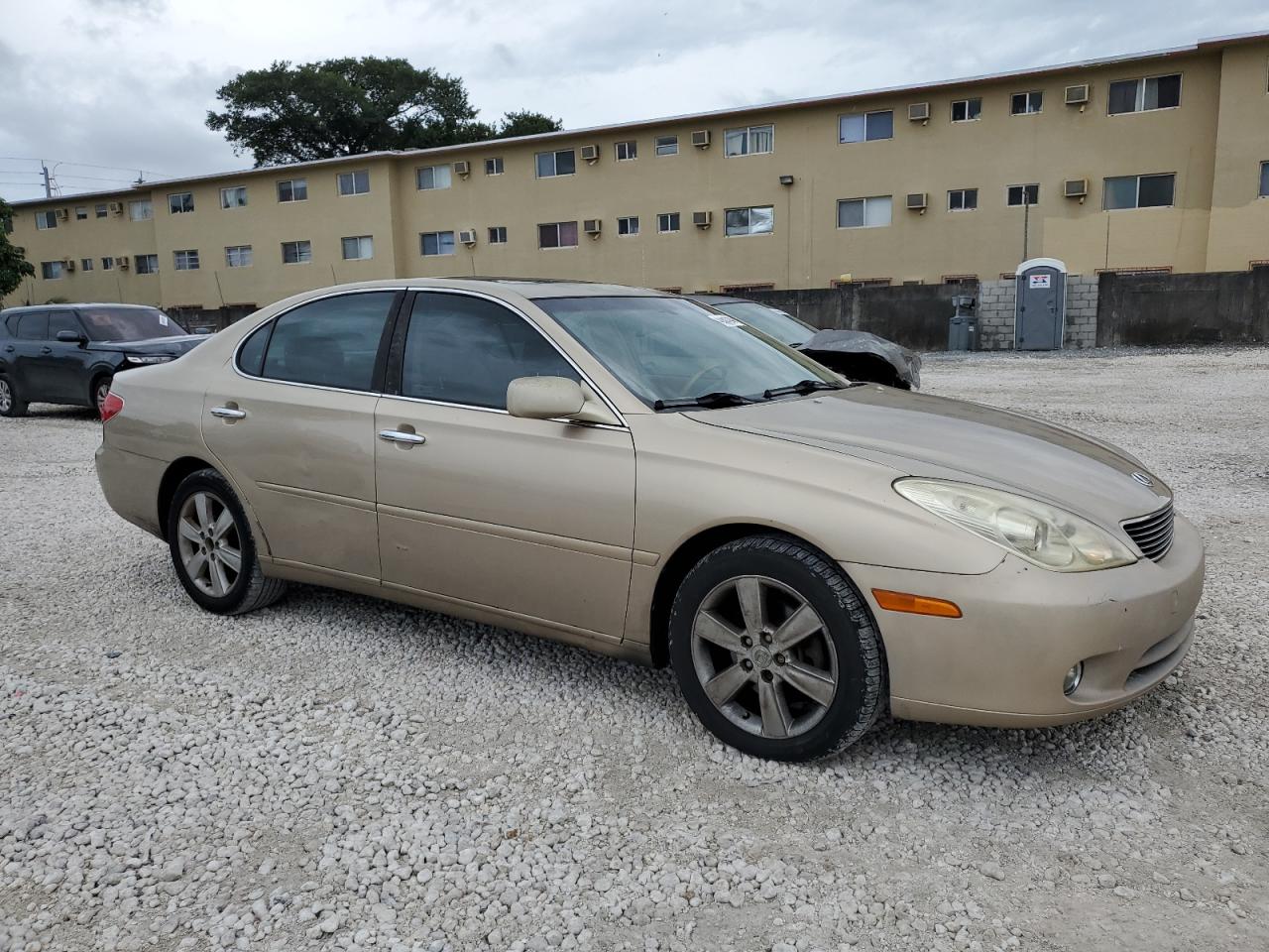 2005 Lexus ES - Image 4