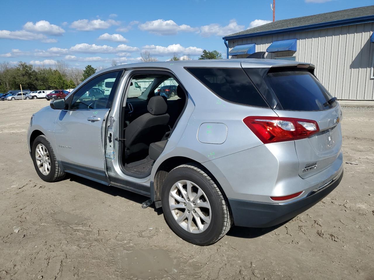 2020 Chevrolet Equinox - Image 2