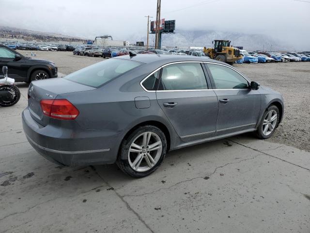 Sedans VOLKSWAGEN PASSAT 2014 Szary