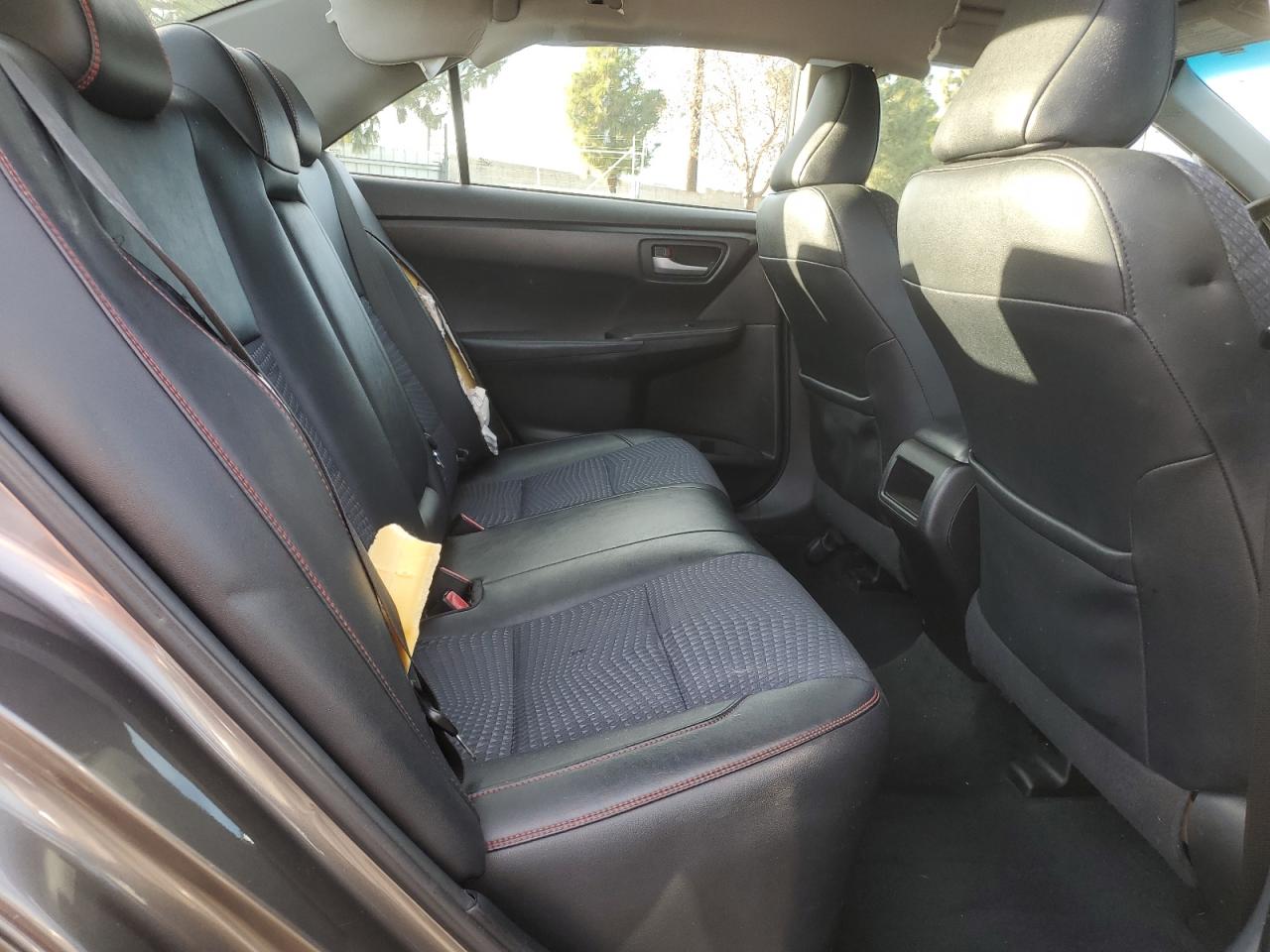 2015 Toyota Camry - Image 10