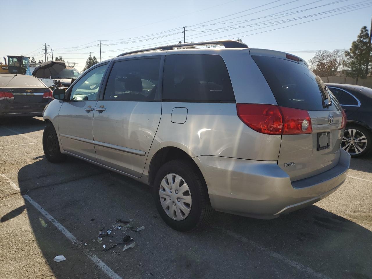 2008 Toyota Sienna - Image 2