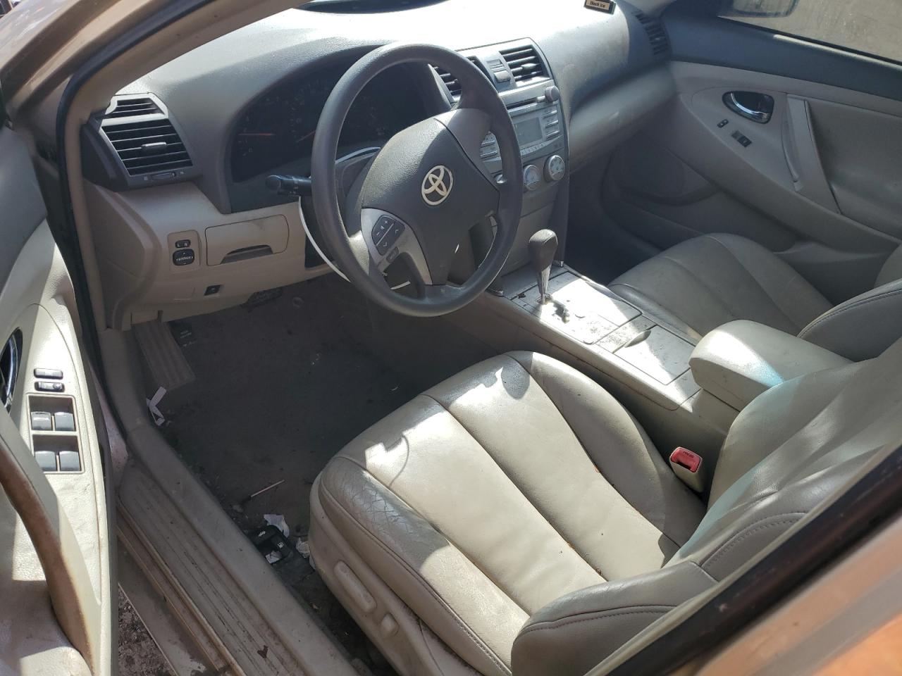 2010 Toyota Camry - Image 8