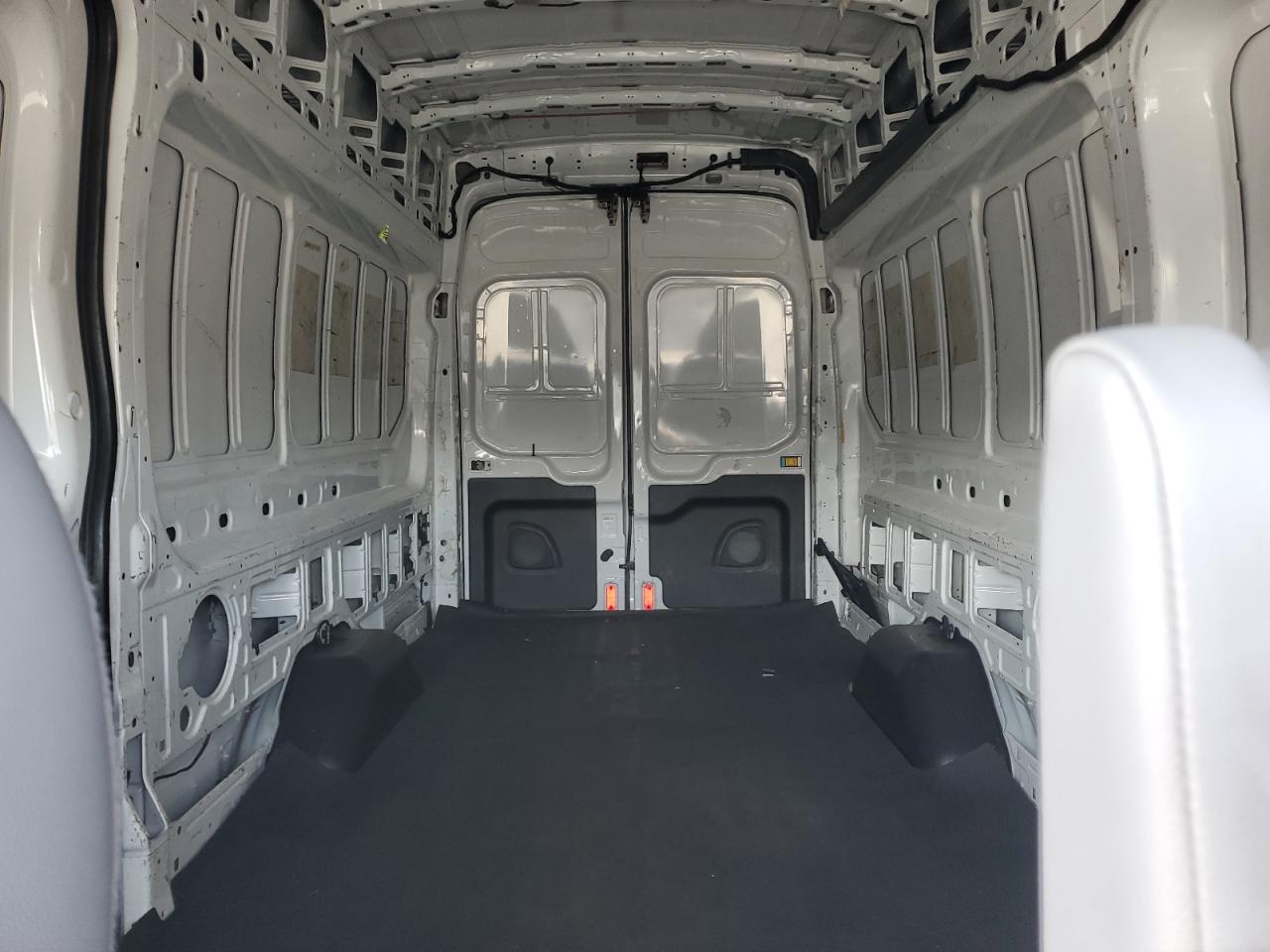 2015 Ford Transit - Image 10