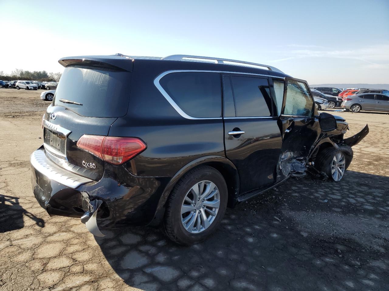 2017 Infiniti QX80 - Image 3