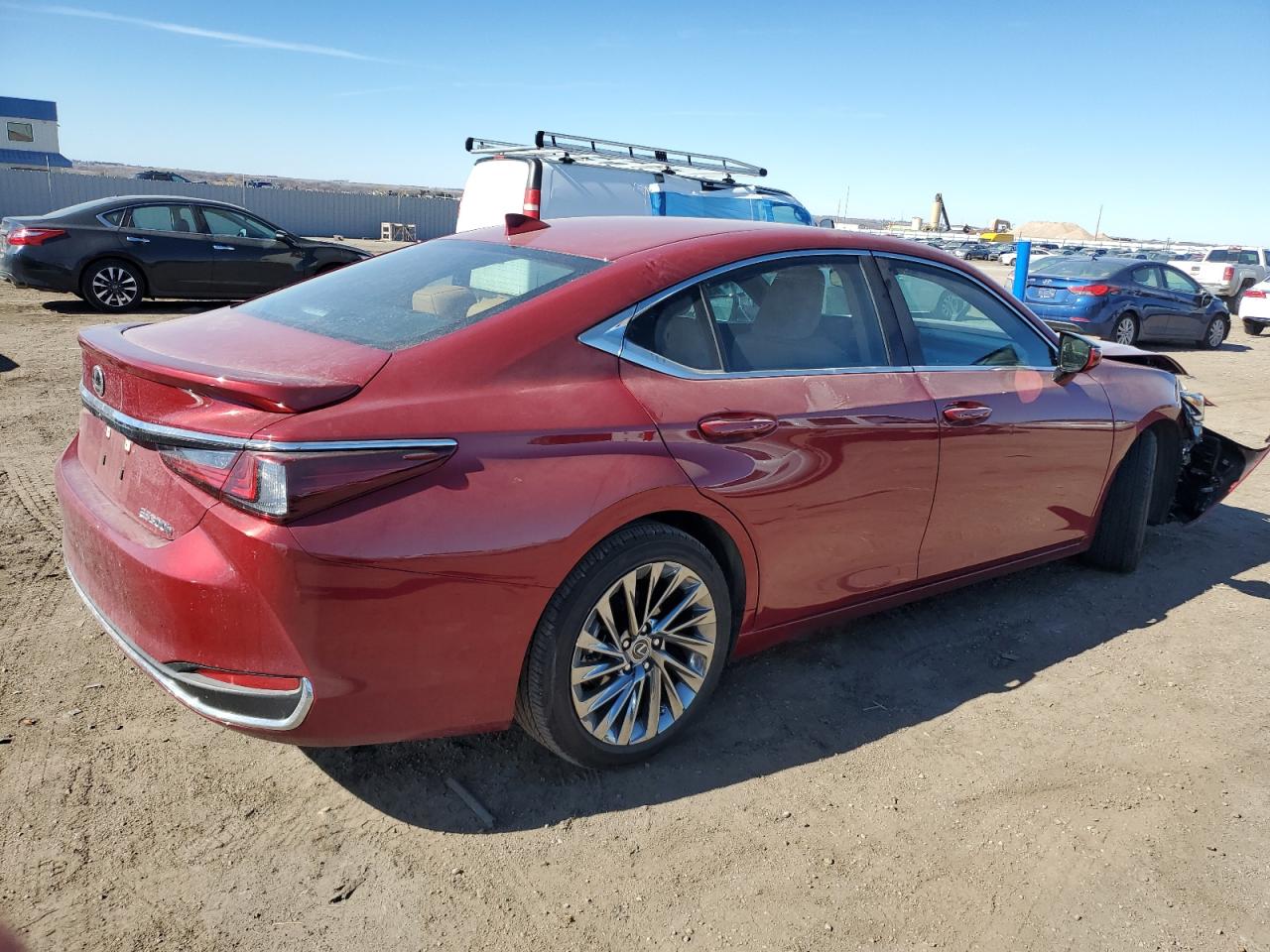 2024 Lexus ES - Image 3