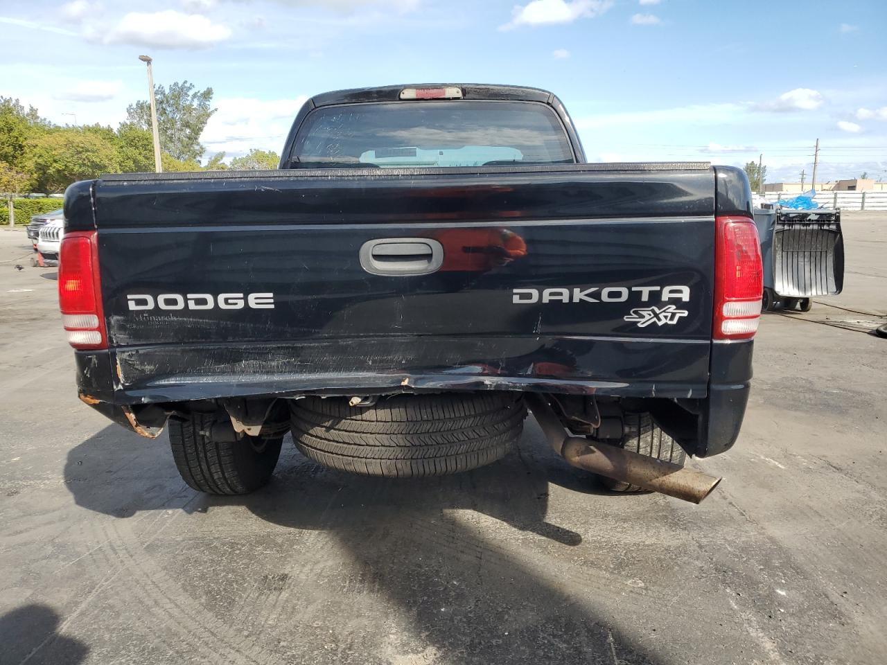 2004 Dodge Dakota - Image 6