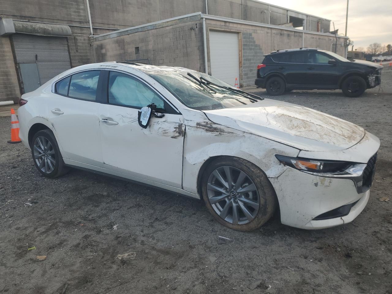 2022 Mazda 3 - Image 4