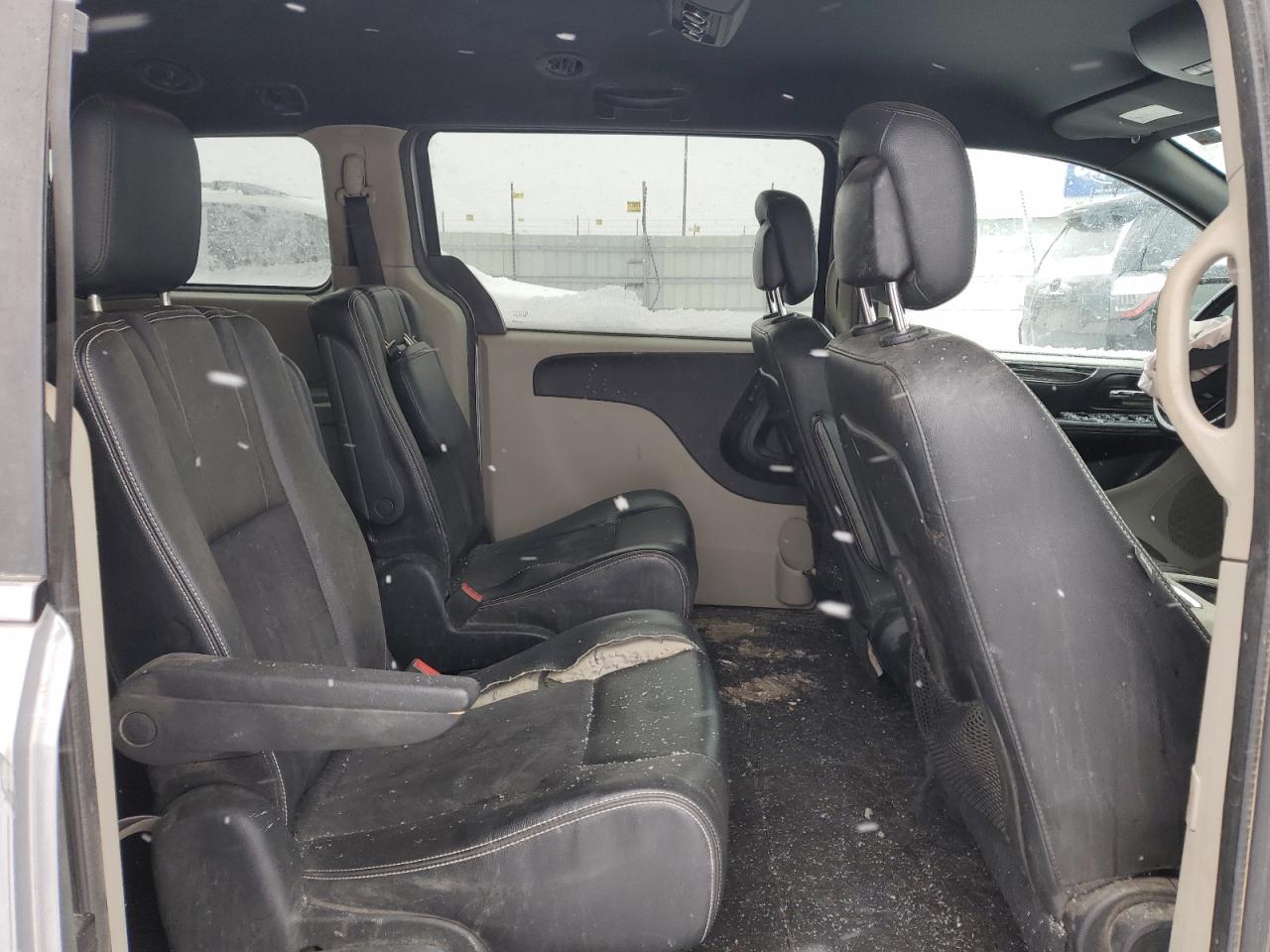 2018 Dodge Caravan - Image 11